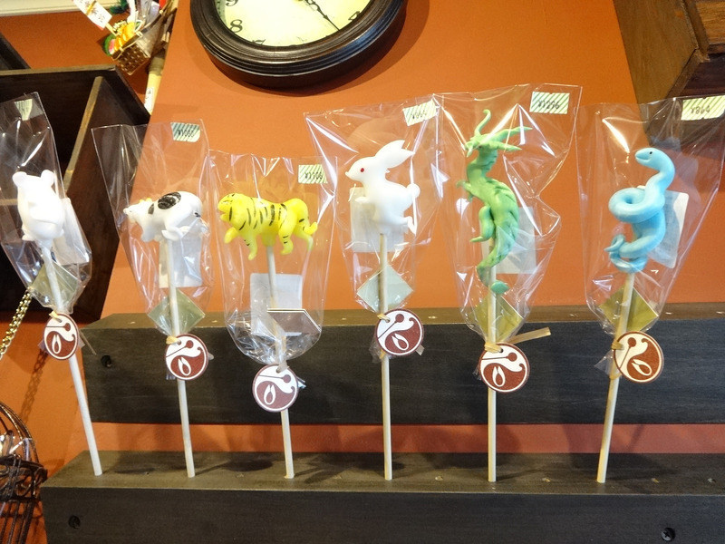 Illustration for article titled These Japanese Candy Animals Were Once Sold By Ninjas